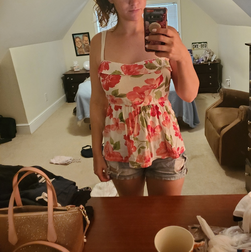 Hollister tank